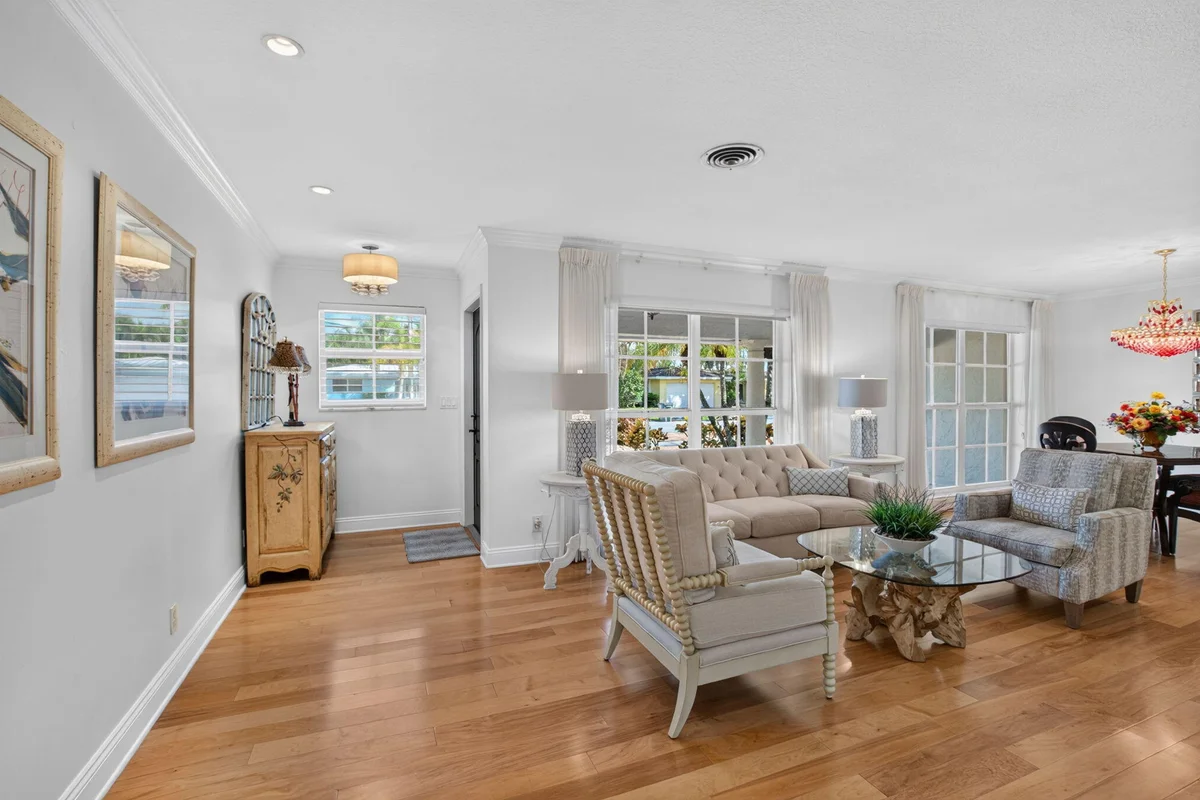 840 SW 2nd St, Boca Raton: photo 1 of 23