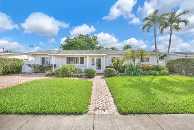 5845 SW 94th Pl, Miami: photo 1 of 38