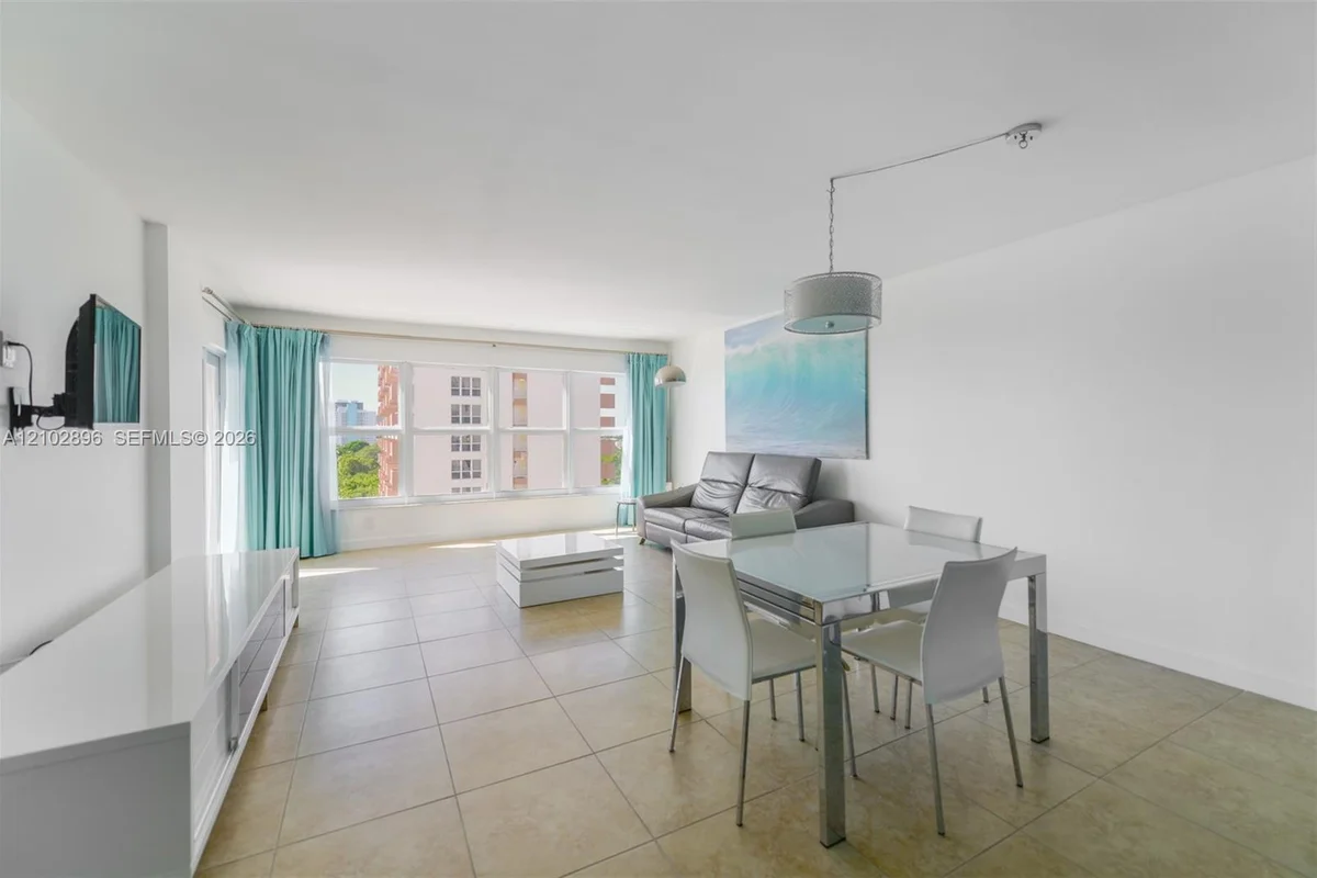 3000 E Sunrise Blvd #8D, Fort Lauderdale: photo 1 of 19