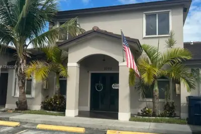 18859 NW 86th Ave #3305, Hialeah: photo 1 of 26