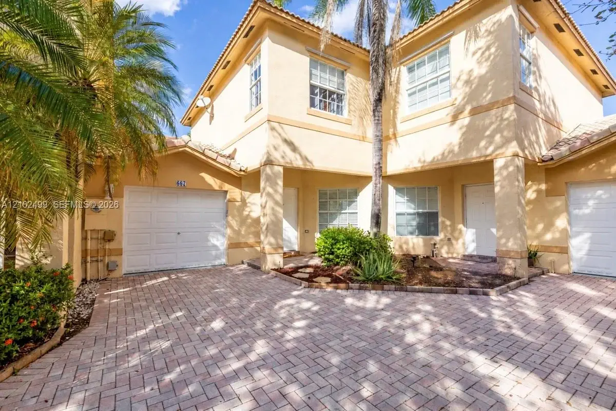 667 NW 170th Ter, Pembroke Pines: photo 1 of 67