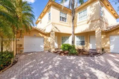 667 NW 170th Ter, Pembroke Pines: photo 1 of 67