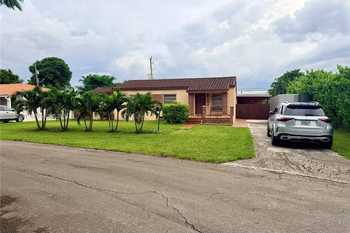 7400 SW 19th St, Miami: photo 1 of 10