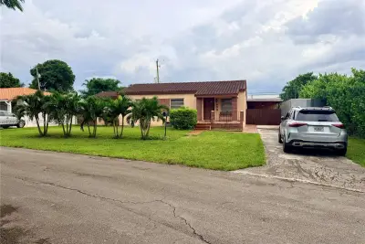 7400 SW 19th St, Miami: photo 1 of 10