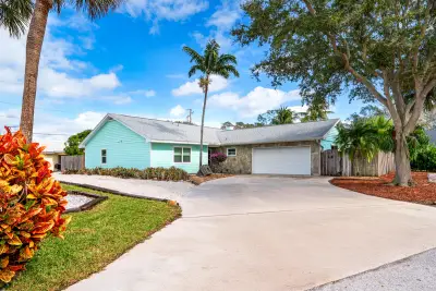 611 East Dr, Delray Beach: photo 1 of 39