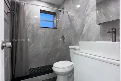 145 SW 30th Ct #207B, Miami: photo 1 of 10