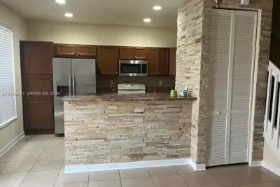 17087 SW 93rd St, Miami: photo 1 of 30