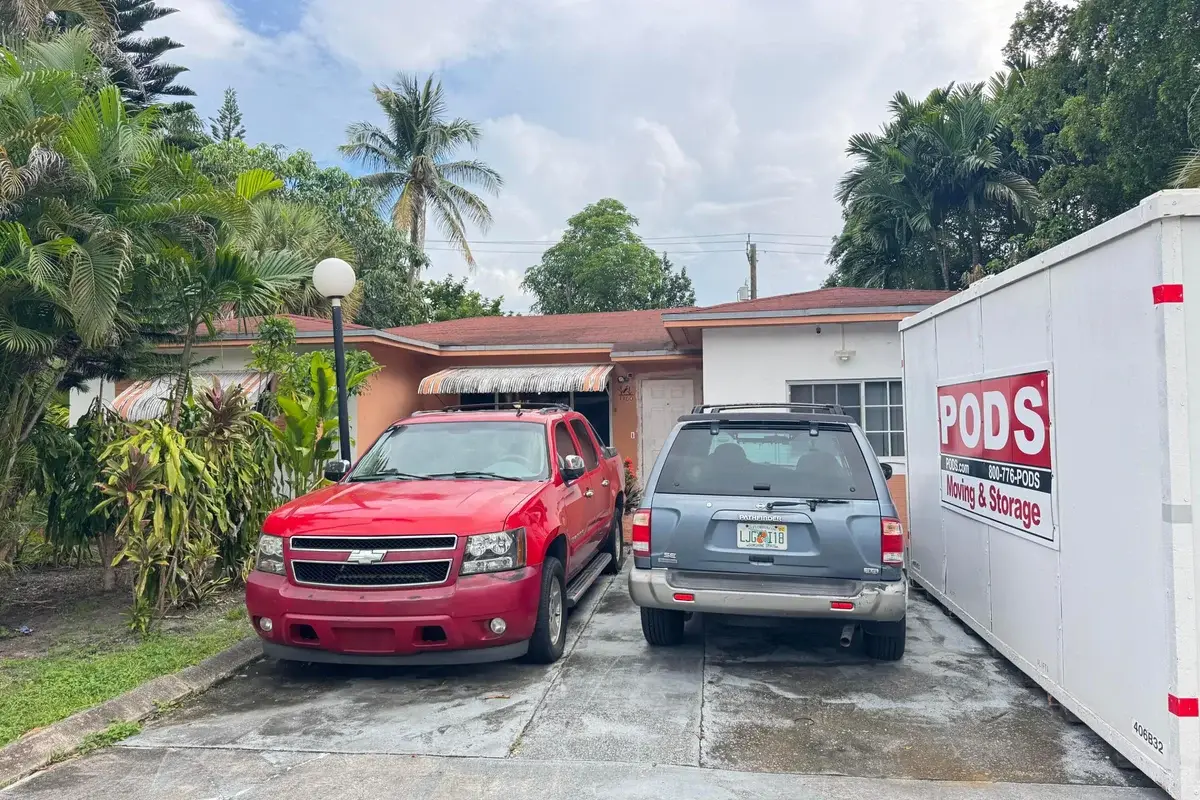 1760 NE 160th St, North Miami Beach: photo 1 of 1