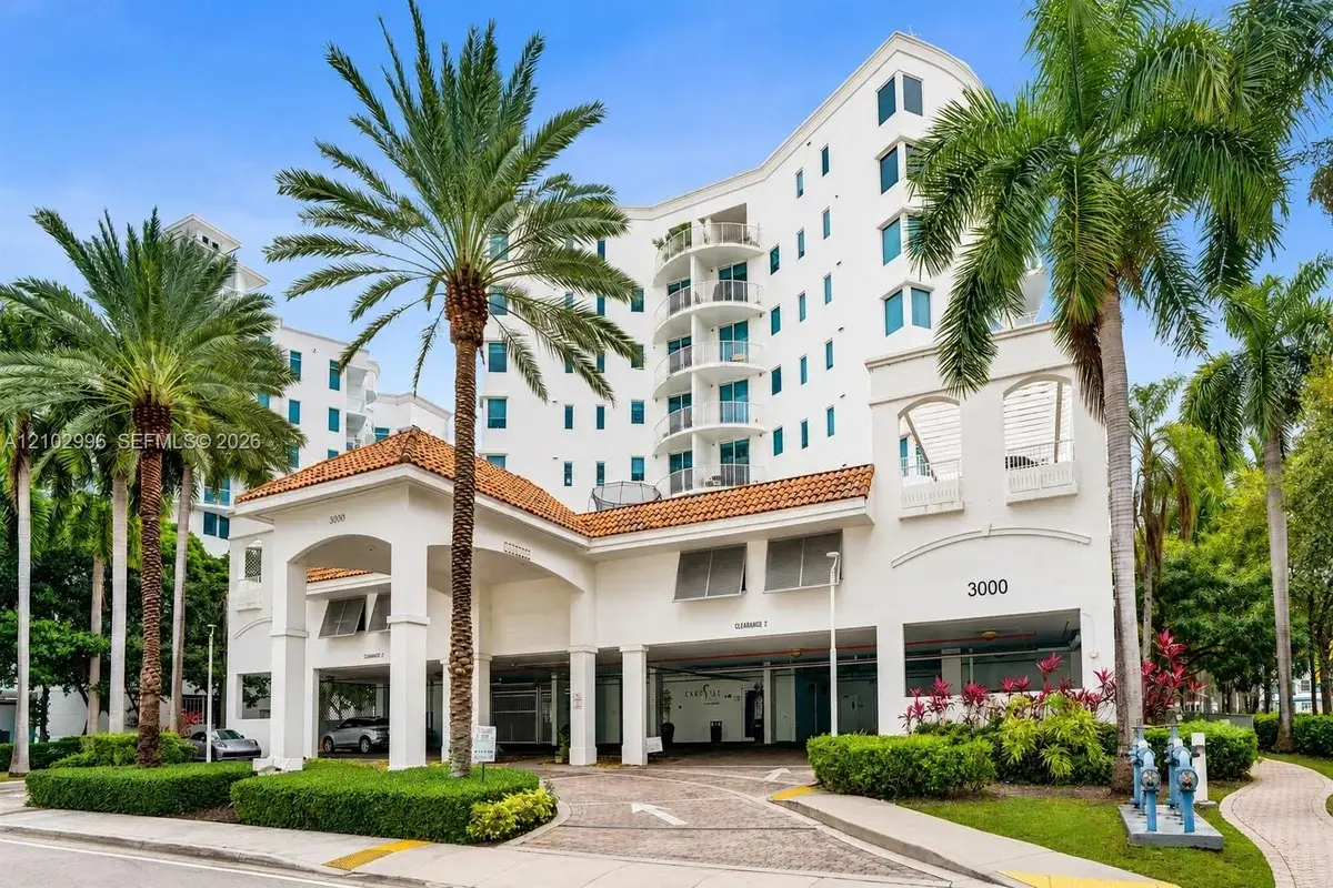 3000 NE 188th St #604, Aventura: photo 1 of 28