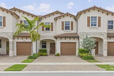 12808 NW 22nd Pl, Miami: photo 1 of 57