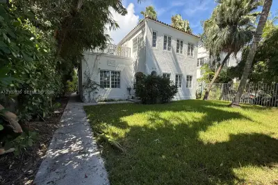 912 Euclid Ave, Miami Beach: photo 1 of 23