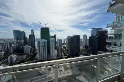 92 SW 3rd St #5012, Miami: photo 1 of 63