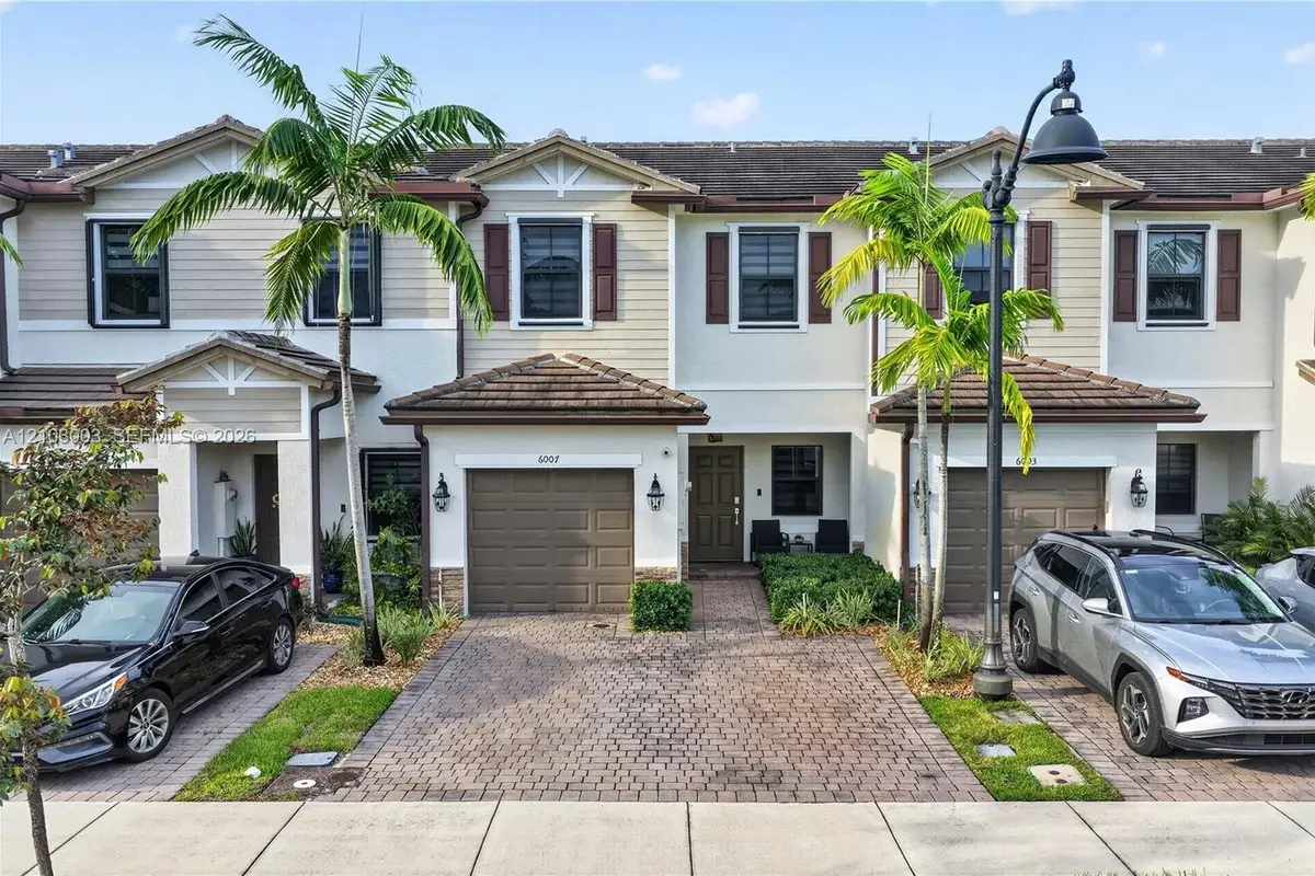 6007 W Paso Fino Pl, Davie: photo 1 of 26