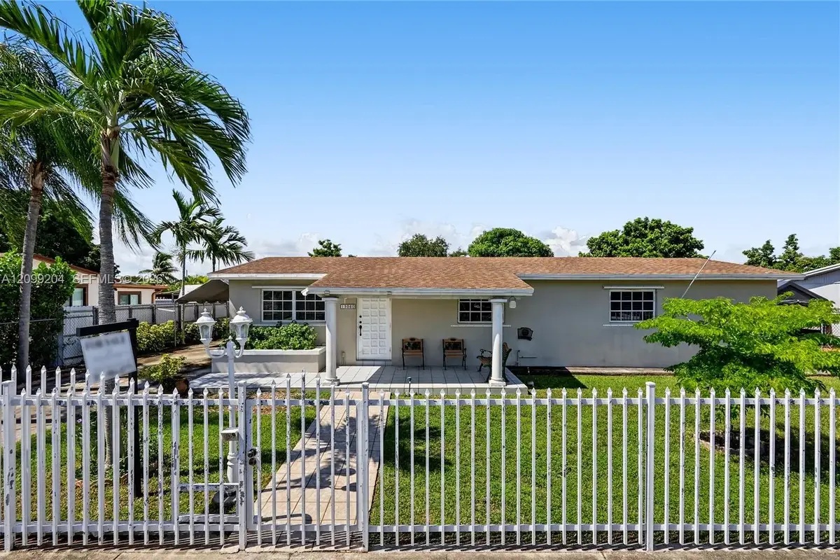19360 SW 115th Ave, Miami: photo 1 of 54