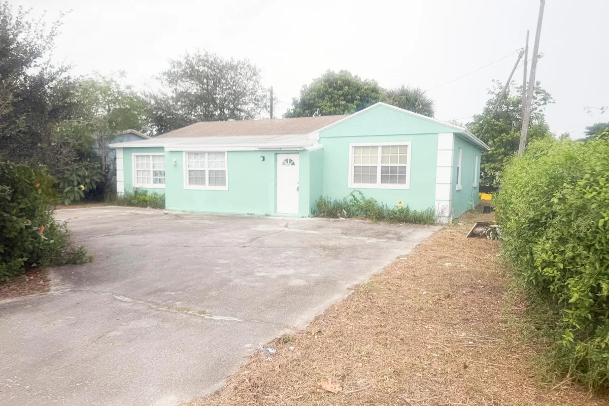 126 W 17th St, Riviera Beach: photo 1 of 1