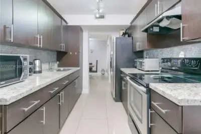 4200 Hillcrest Dr #705, Hollywood: photo 1 of 20