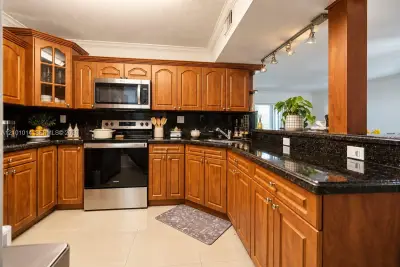 1171 NW 125th Ct #104, Miami: photo 1 of 14