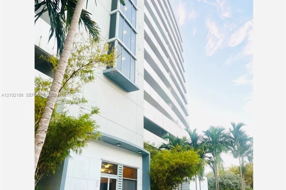 36 NW 6th Ave #806, Miami: photo 1 of 62