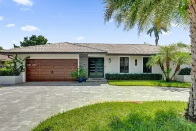 8220 NW 1st St, Coral Springs: photo 1 of 61