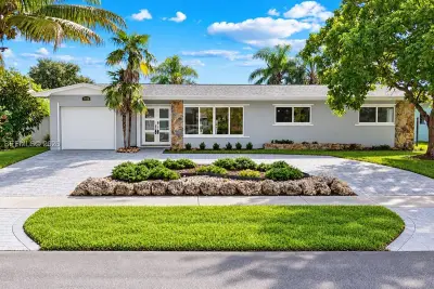 19715 SW 87th Pl, Cutler Bay: photo 1 of 23