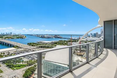 1400 Biscayne Blvd #1804, Miami: photo 1 of 23