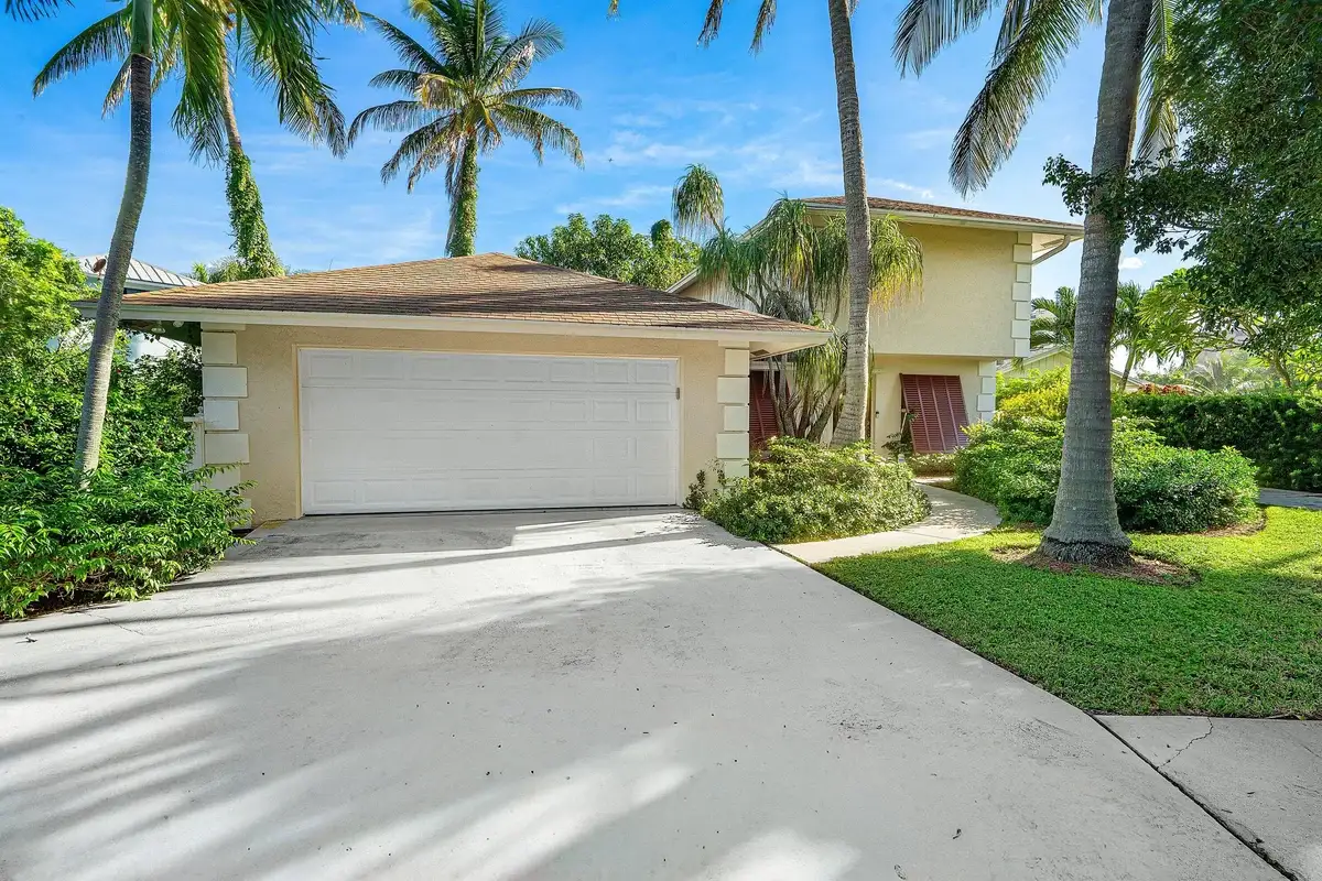 491 Neptune Rd, Juno Beach: photo 1 of 30
