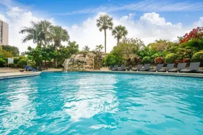 2480 Presidential Way #903, West Palm Beach: photo 1 of 36