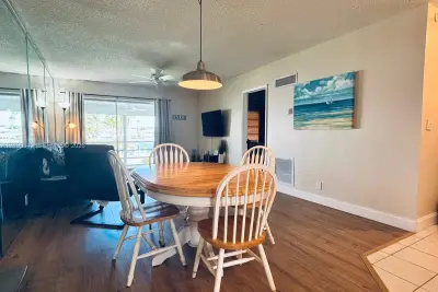 298 SE 6th Ave #15, Pompano Beach: photo 1 of 27