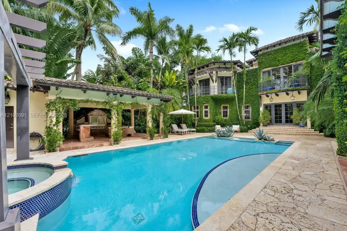 5746 SW 100th St, Pinecrest: photo 1 of 65