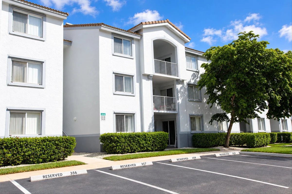 2640 S University Dr #222, Davie: photo 1 of 26