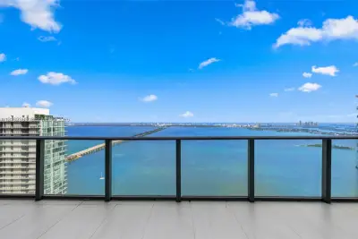 480 NE 31st St #PH5002, Miami: photo 1 of 15