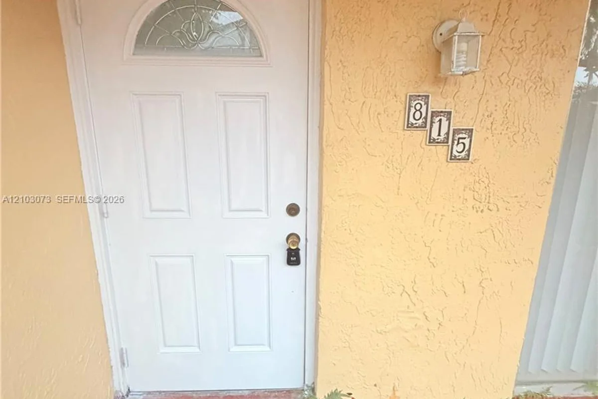 15410 SW 82nd Ln #815, Miami: photo 1 of 12