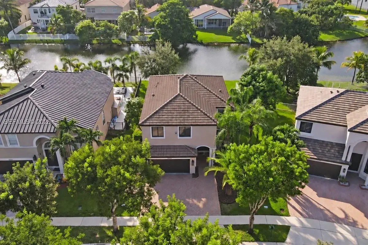 5233 SW 157th Ln, Miramar: photo 1 of 44