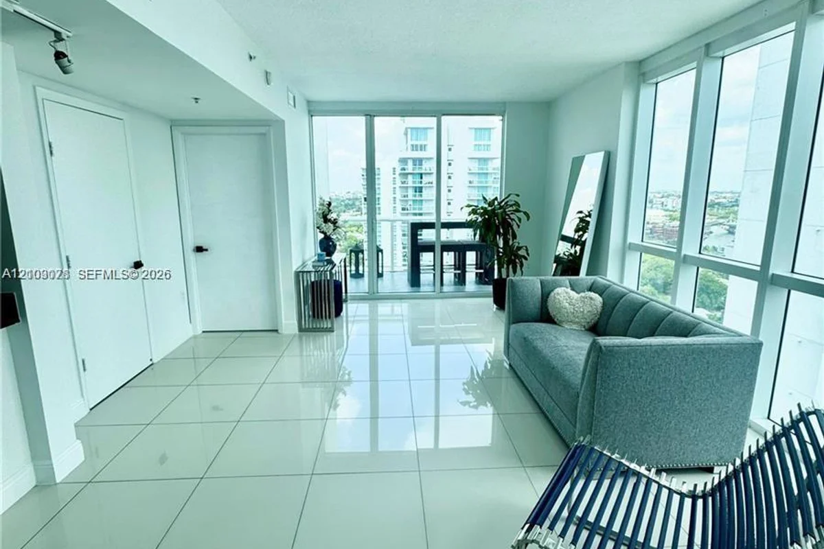 1871 S River Dr #2005, Miami: photo 1 of 13