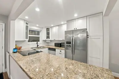 1124 NW 13th St #108A, Boca Raton: photo 1 of 32