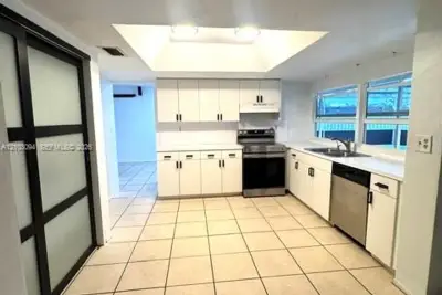 9565 NW 19th Pl, Sunrise: photo 1 of 19