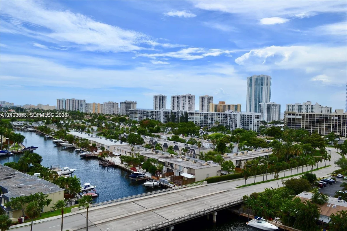 2500 Parkview Dr #1208, Hallandale Beach: photo 1 of 15