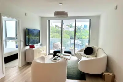 13800 Highland Dr #307, North Miami Beach: photo 1 of 27