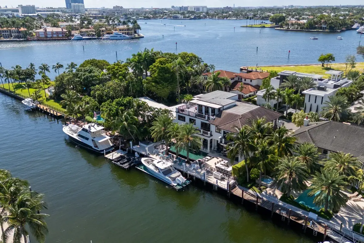 720 Isle Of Palms Dr, Fort Lauderdale: photo 1 of 95
