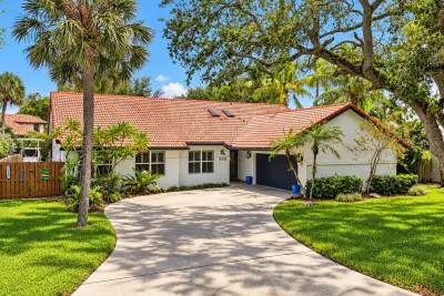 840 SW 21st St, Boca Raton: photo 1 of 31
