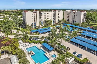 7564 Regency Lake Dr #202, Boca Raton: photo 1 of 80