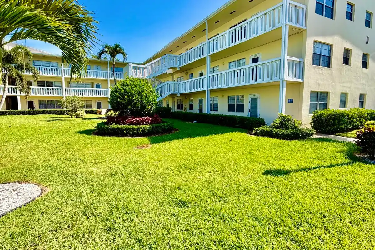 153 Dorset D, Boca Raton: photo 1 of 20