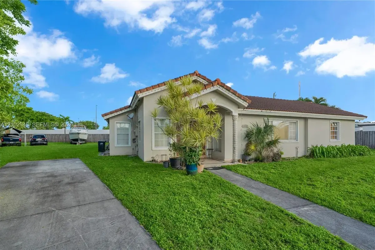 11525 SW 49th Ter, Miami: photo 1 of 40