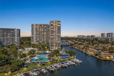 2500 Parkview Dr #301, Hallandale Beach: photo 1 of 33