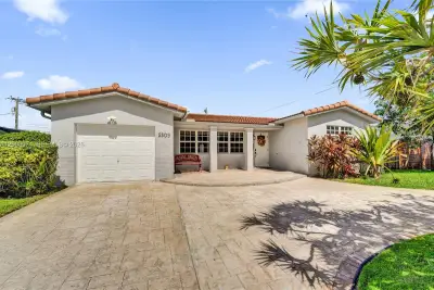 5509 Jefferson St, Hollywood: photo 1 of 31