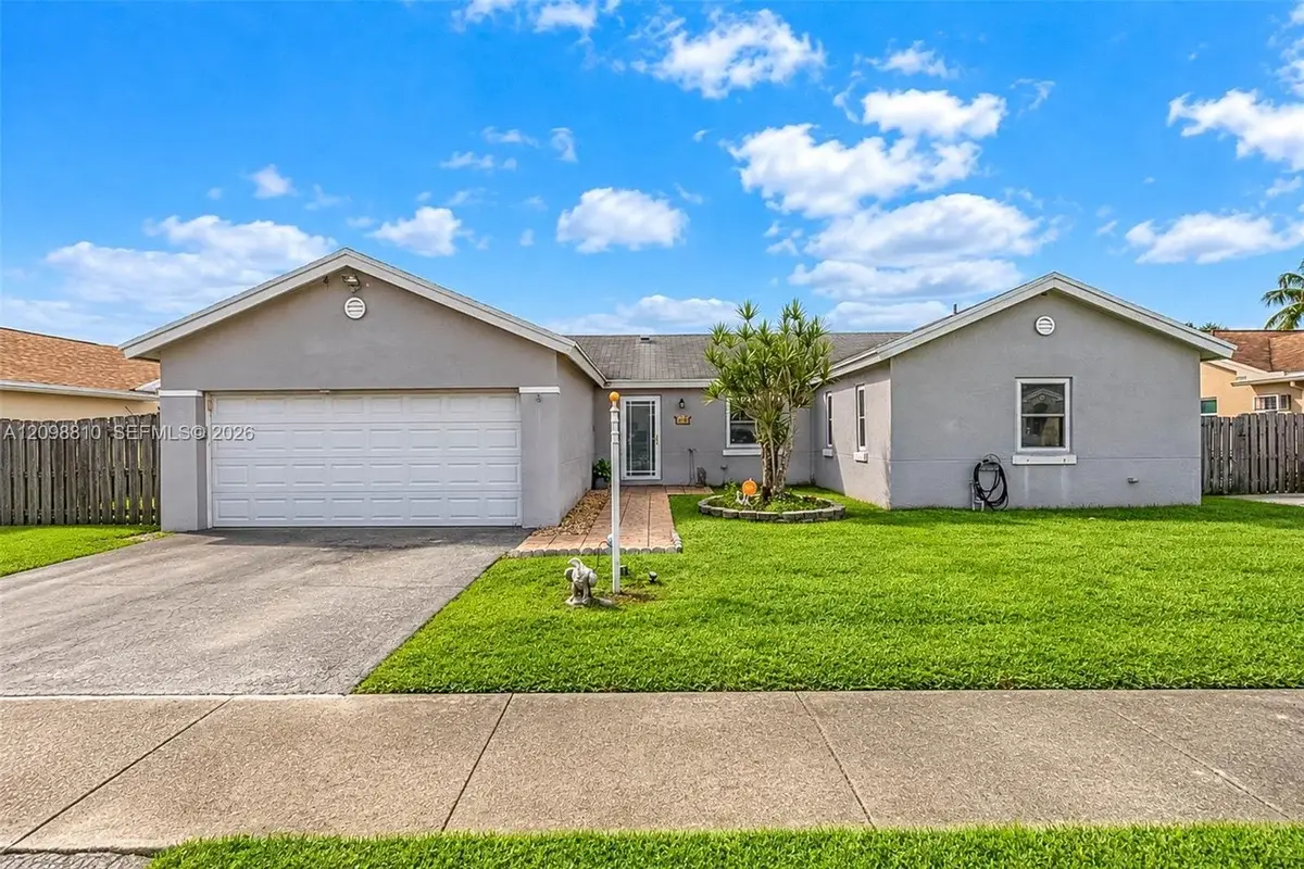 9528 NW 53rd St, Sunrise: photo 1 of 1
