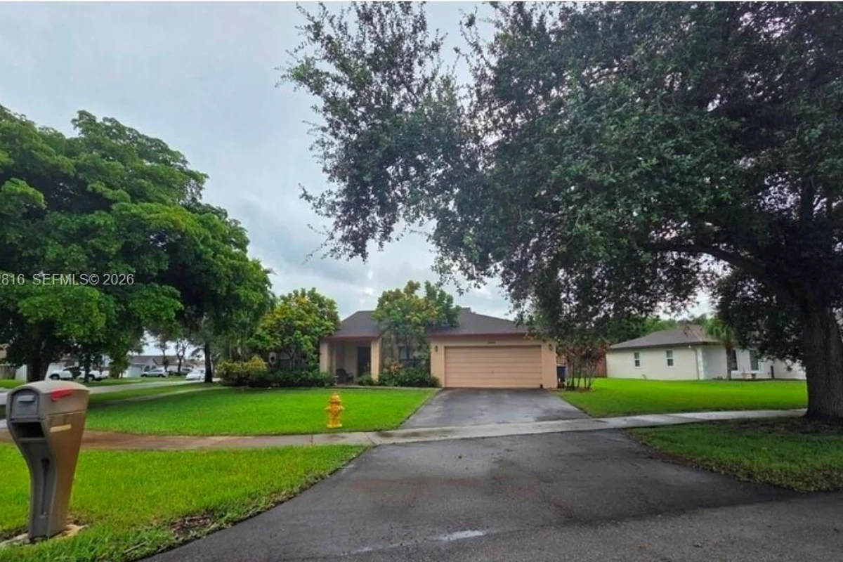 4800 SW 120th Ave, Cooper City: photo 1 of 32