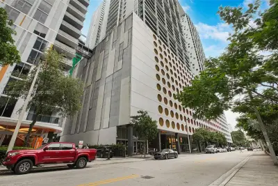 55 SE 6th St #3701, Miami: photo 1 of 22