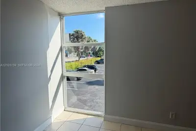 2075 NE 164th St #212, North Miami Beach: photo 1 of 24