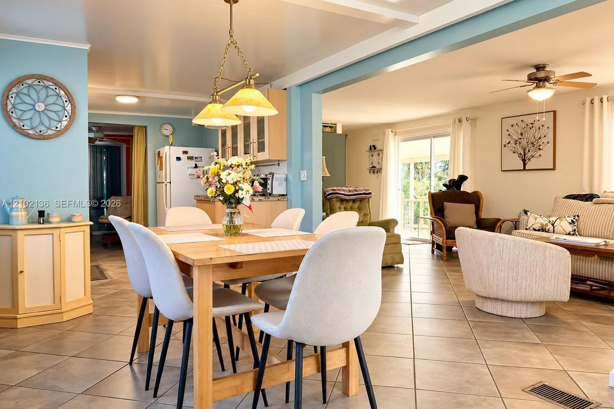 121 Eleuthera Dr, Dania Beach: photo 1 of 39